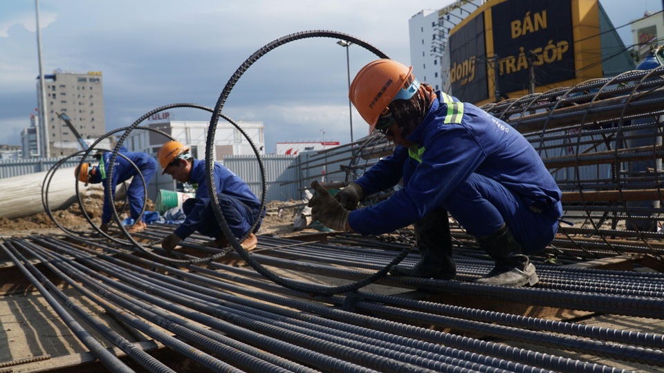 Đà Nẵng: Vật lộn mưu sinh giữa cái nắng như “đổ lửa” - 10 Đà Nẵng: Vật lộn mưu sinh giữa cái nắng như “đổ lửa” - 10