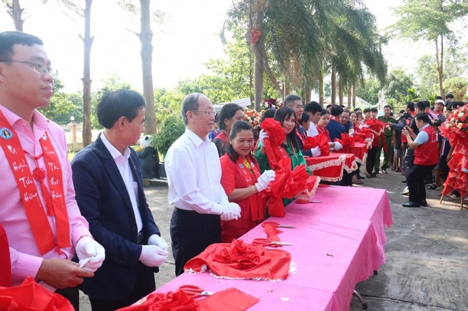 Lễ cắt băng khánh thành cơ sở Bình Thuận