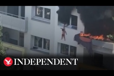 Video 2 đứa trẻ nhảy từ lầu 3 xuống để thoát khỏi đám cháy