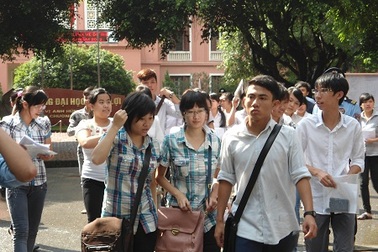 “Tháo khoán” tự chủ tuyển sinh sẽ gây rối loạn cho xã hội 