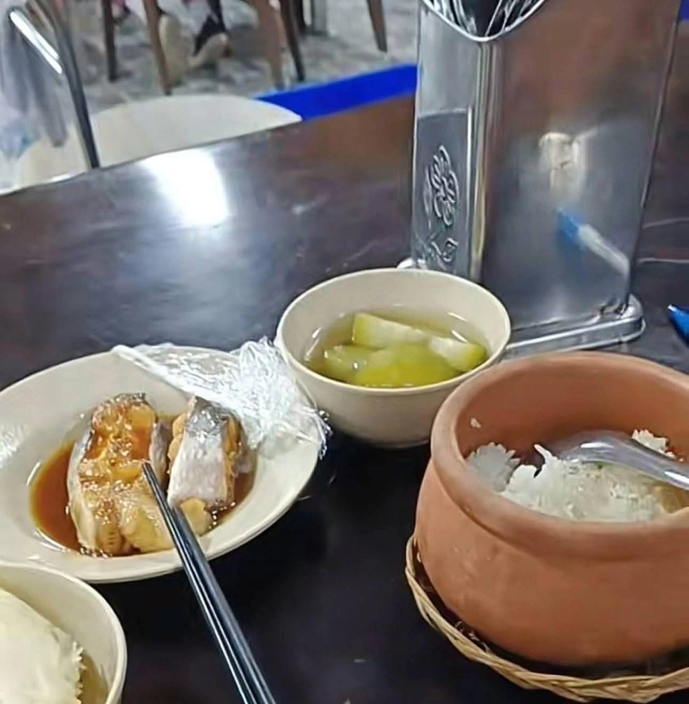 Luật ngầm chia hoa hồng cho tài xế: Nhà hàng chặt chém khách để bù lỗ? - 1 Luật ngầm chia hoa hồng cho tài xế: Nhà hàng chặt chém khách để bù lỗ? - 1