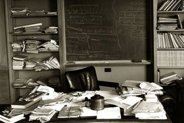 Công bố ảnh hiếm ngày thiên tài Albert Einstein qua đời