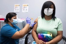 Chủng Delta hoành hành, Pfizer sẽ đề nghị cấp phép tiêm vắc xin tăng cường