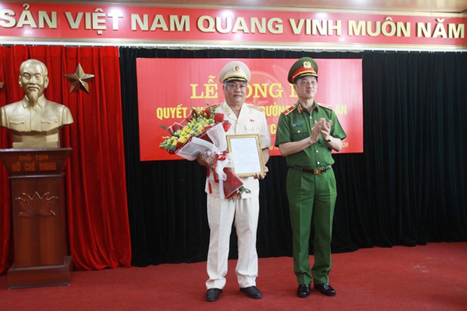 Điều động, bổ nhiệm Cục trưởng Cục Cảnh sát phòng chống tội phạm về môi trường - 2 Điều động, bổ nhiệm Cục trưởng Cục Cảnh sát phòng chống tội phạm về môi trường - 2