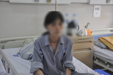 Nhiều bệnh nhân hoại tử, nhập viện vì thuốc viên “tan được chân bướu” của thầy lang