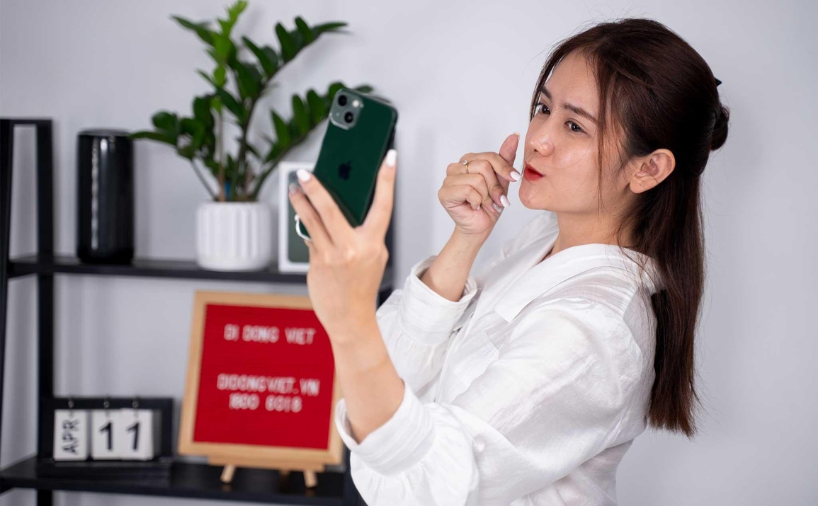Không thể bỏ lỡ cơ hội mua iPhone 13 giá tốt trong tháng 6/2022 - 3 Không thể bỏ lỡ cơ hội mua iPhone 13 giá tốt trong tháng 6/2022 - 3