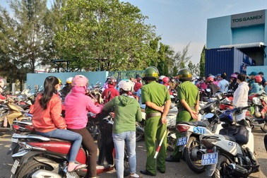 Đồng Nai: Công nhân ngưng việc, phản đối việc cắt hợp đồng lao động