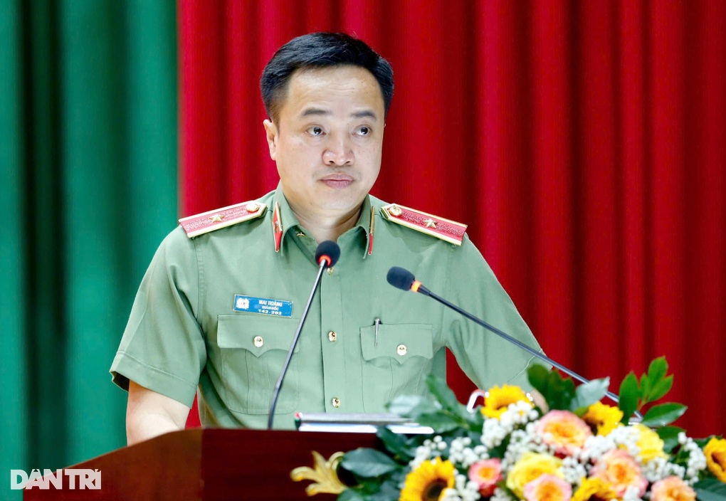 Công an TPHCM công bố quyết định sáp nhập, tổ chức lại bộ máy - 1 Công an TPHCM công bố quyết định sáp nhập, tổ chức lại bộ máy - 1