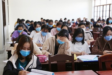 Hàng ngàn sinh viên tại TPHCM bất ngờ được nghỉ tết sớm vì dịch Covid-19