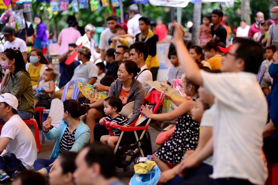 Thảo Cầm Viên đông đúc copy.jpg