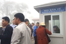 Bốt thu phí giữa “non thiêng” Yên Tử: Người nghèo không được lên lễ Phật?