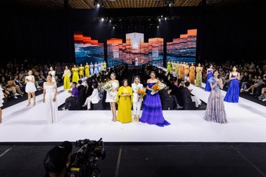 21SIX "kể" những câu chuyện cổ tích hiện đại qua thời trang