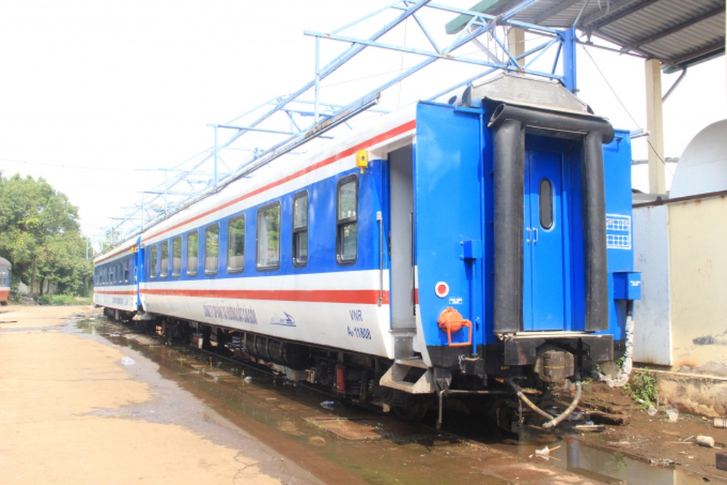 Cách chức một quản lý ngành đường sắt vì gian lận tiền lương - 1 Cách chức một quản lý ngành đường sắt vì gian lận tiền lương - 1