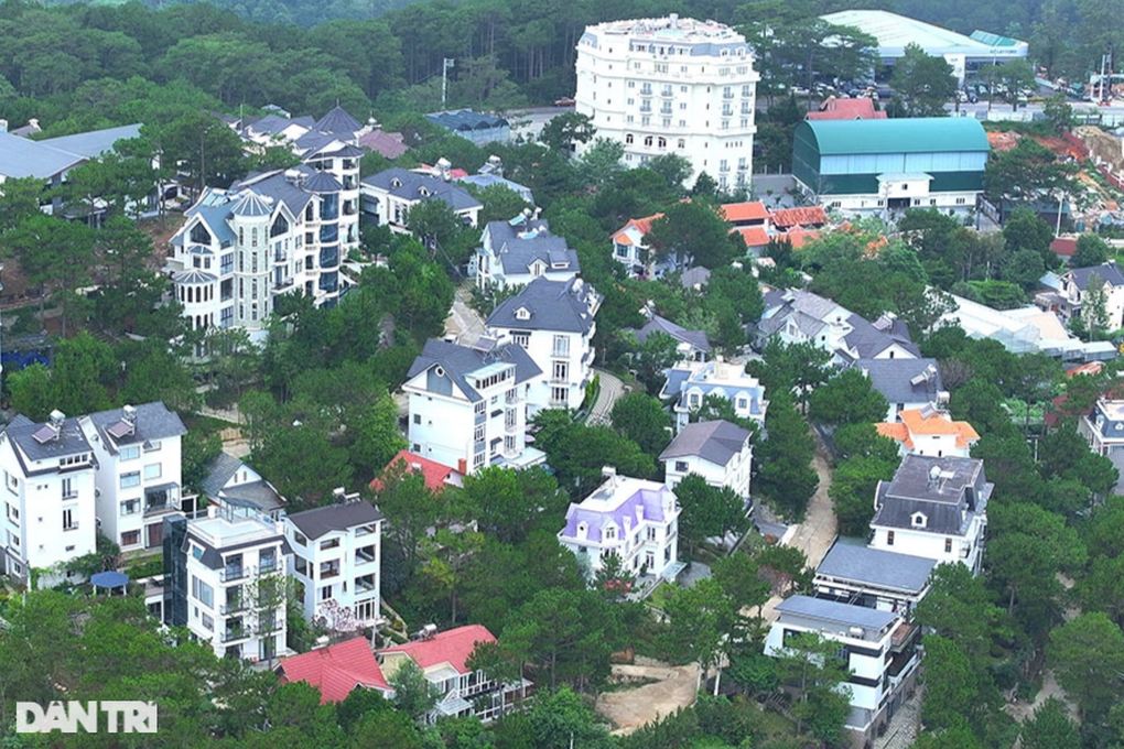 Nhà dân sai phạt ngay, công trình lớn sai mãi không ai xử lý? - 2 Nhà dân sai phạt ngay, công trình lớn sai mãi không ai xử lý? - 2