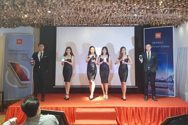 Smartphone tràn viền thứ 2 của Xiaomi có giá 12,9 triệu đồng tại Việt Nam