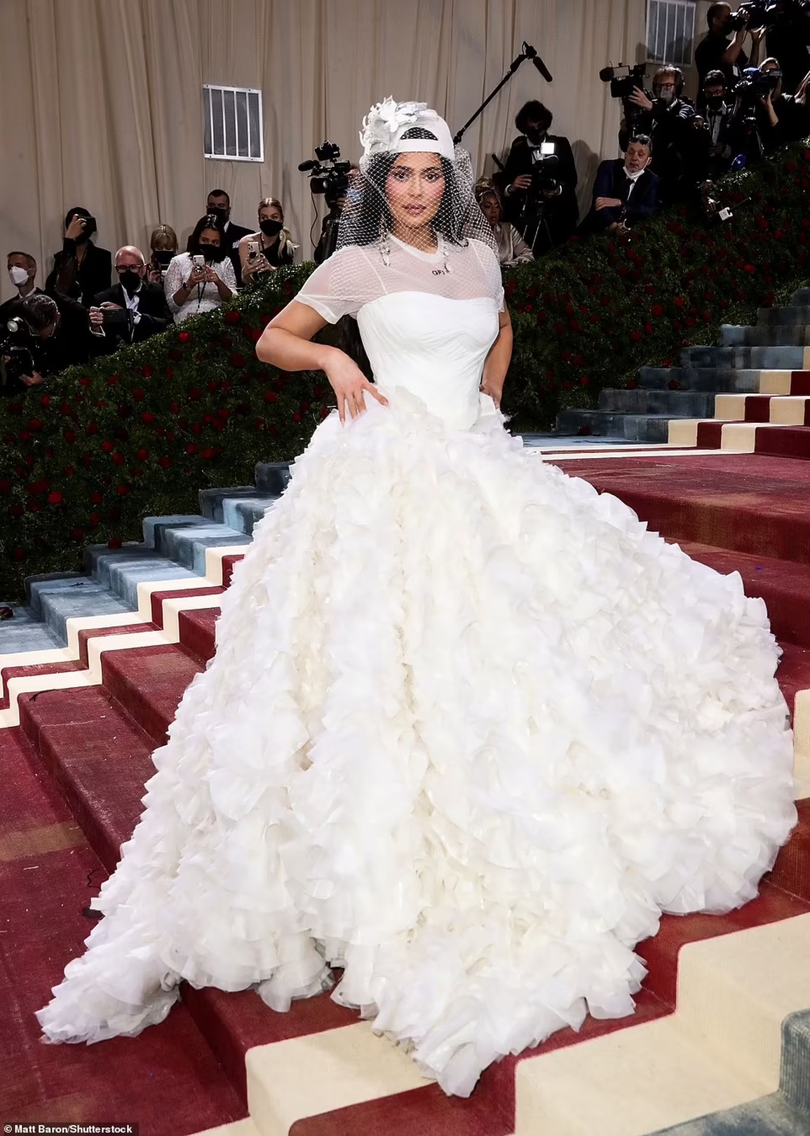 Kim Kardashian mặc váy triệu đô của huyền thoại Marilyn Monroe - 3 Kim Kardashian mặc váy triệu đô của huyền thoại Marilyn Monroe - 3