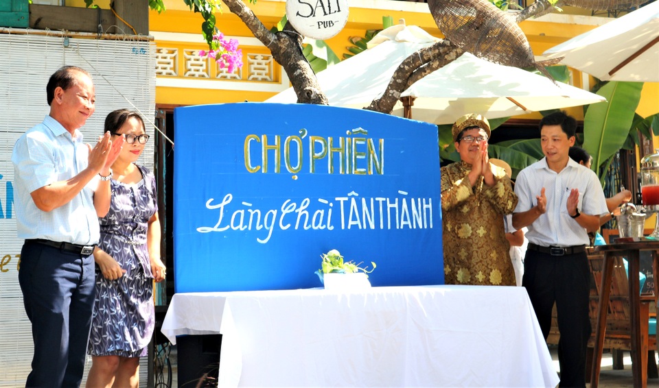 Hội An khai trương chợ phiên làng chài, tái khởi động du lịch hậu Covid-19 - 1 Hội An khai trương chợ phiên làng chài, tái khởi động du lịch hậu Covid-19 - 1
