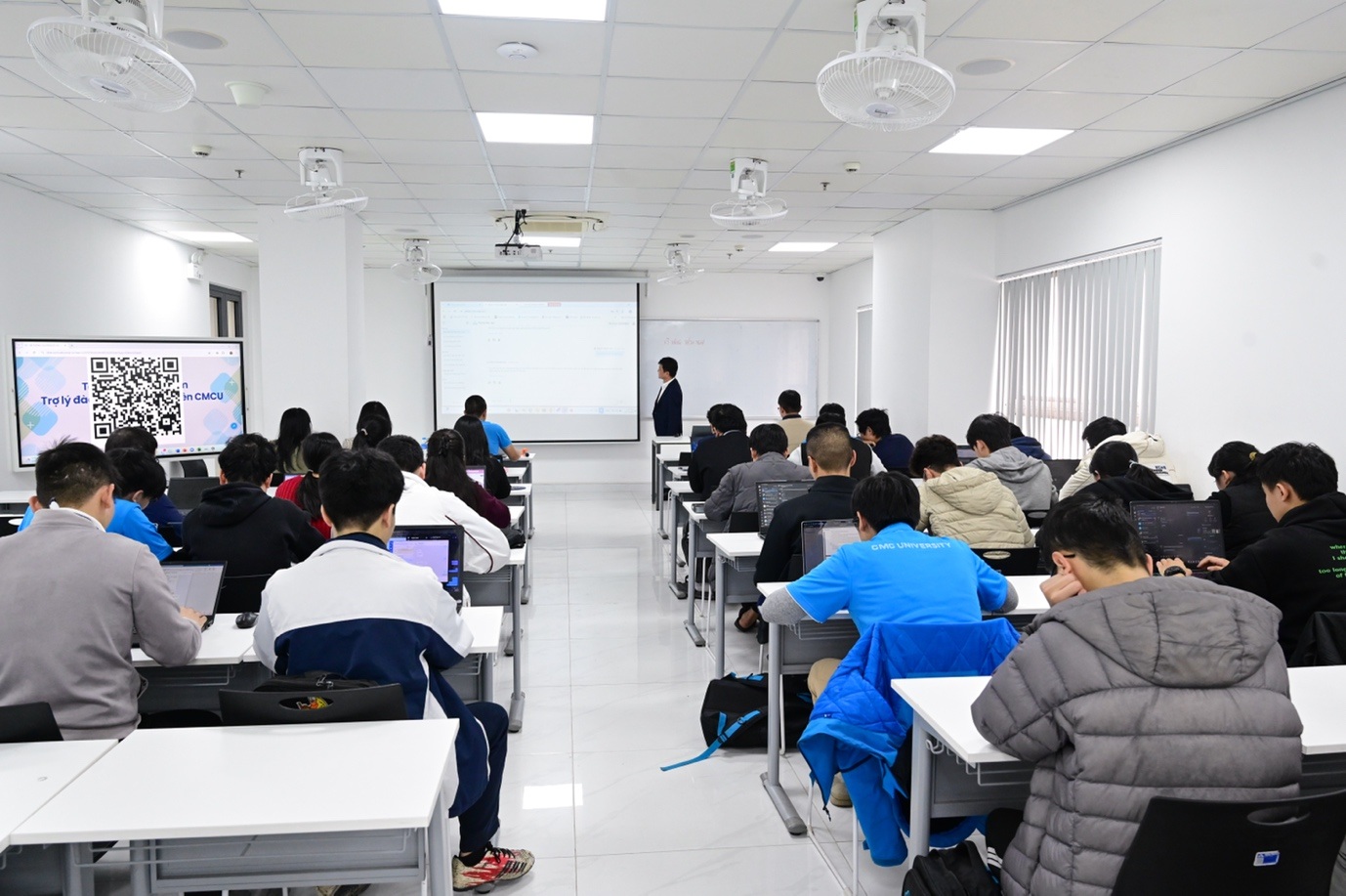 Trường Đại học CMC tiên phong triển khai trợ lý đào tạo AI - 3 Trường Đại học CMC tiên phong triển khai trợ lý đào tạo AI - 3