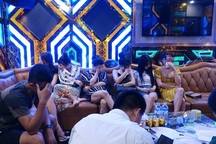 Xử phạt quán karaoke có hàng chục thanh niên "bay lắc" phê ma túy