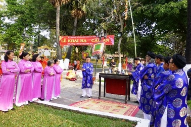 Tưng bừng lễ hạ nêu, kết thúc Tết Nguyên đán