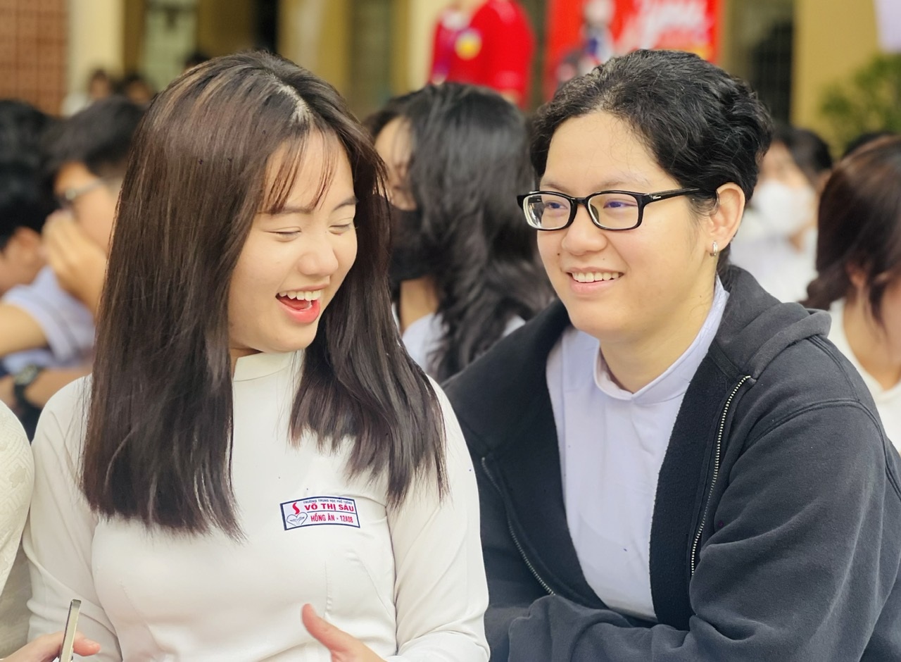 Kad laporan dengan semua 10-an masih tidak membawa anda ke banyak universiti - 1 Học bạ toàn điểm 10 cũng hết cửa vào nhiều trường đại học - 1