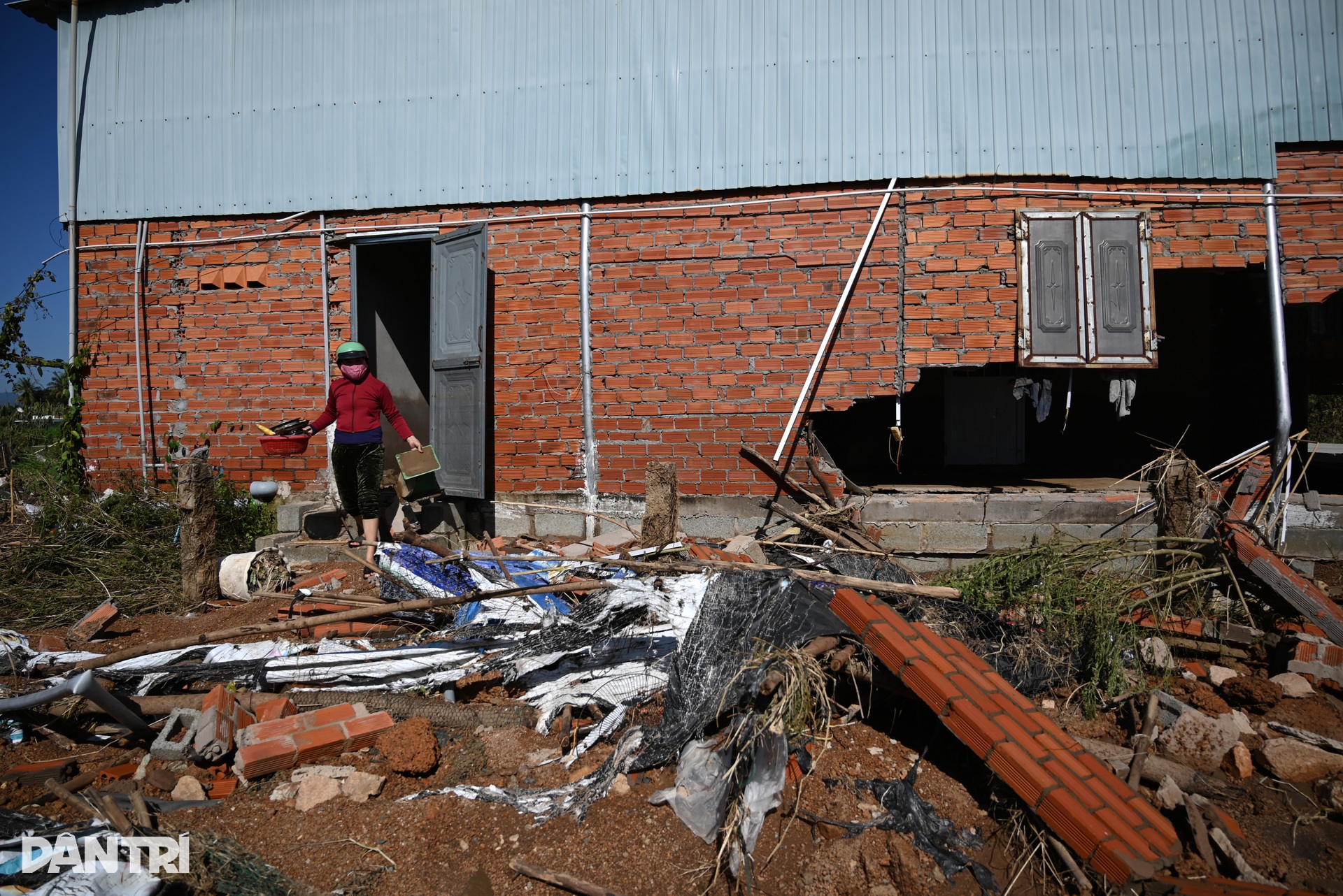 Xóm nghèo tan hoang, người dân Lâm Đồng trắng tay sau trận lũ lịch sử - 12 Xóm nghèo tan hoang, người dân Lâm Đồng trắng tay sau trận lũ lịch sử - 12