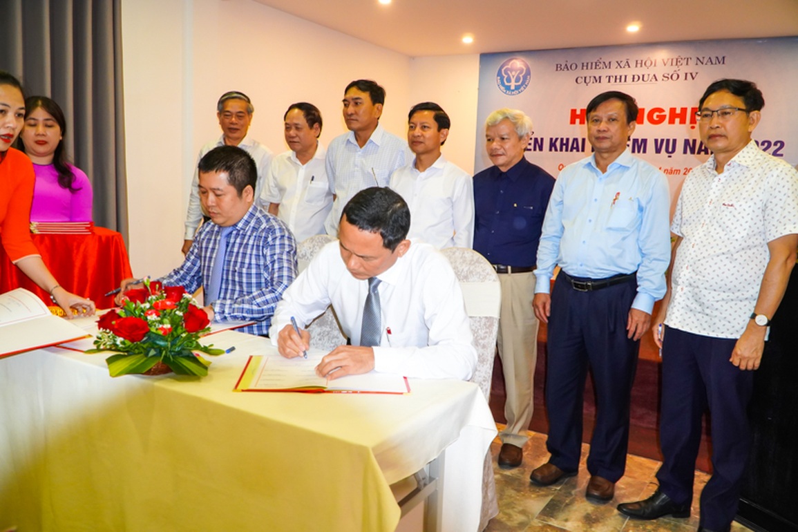 Hơn 9,9 triệu người tham gia bảo hiểm xã hội - 2