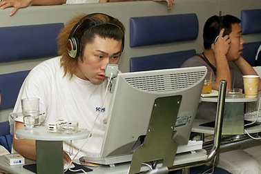 Kiếm 3 tỷ USD nhờ thuê người “cày” game