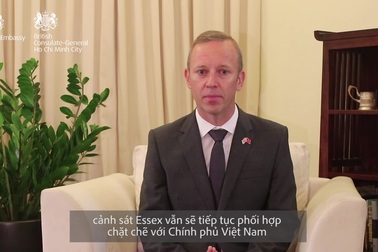 Đại sứ Anh tiếc thương 39 nạn nhân thiệt mạng trong xe tải