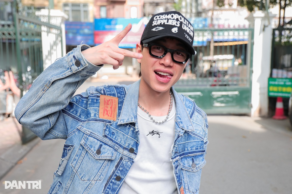 Double2T sau Rap Việt: Mang nhiều tiền về cho mẹ, đắt show vẫn ở nhà thuê - 5 Double2T sau Rap Việt: Mang nhiều tiền về cho mẹ, đắt show vẫn ở nhà thuê - 5