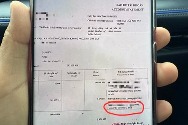 Người phụ nữ mất gần 300 triệu đồng sau cuộc gọi của "người giao hàng"