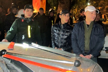 “Bất ngờ” vì phát hiện có phớ trong xe của mình