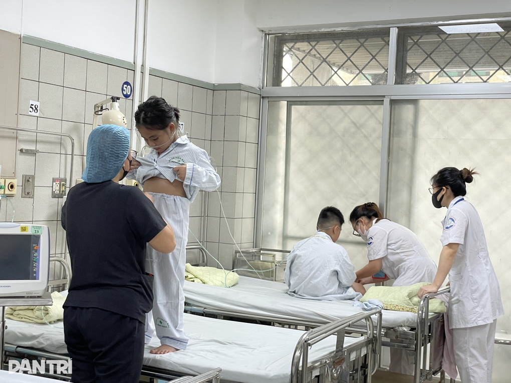 Cháy chung cư mini: Bộ Y tế chỉ đạo huy động mọi nguồn lực cấp cứu nạn nhân - 1 Cháy chung cư mini: Bộ Y tế chỉ đạo huy động mọi nguồn lực cấp cứu nạn nhân - 1