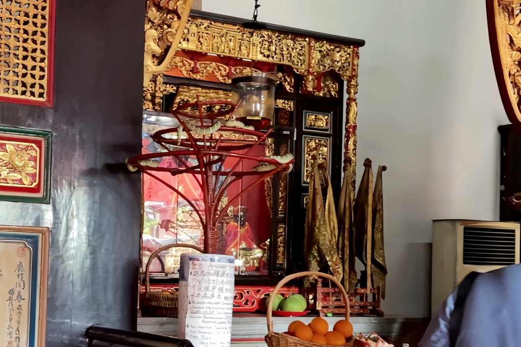Khách Việt sởn gai ốc vào ngôi đền toàn rắn độc bò lổm ngổm trên đỉnh đầu - 4 Khách Việt sởn gai ốc vào ngôi đền toàn rắn độc bò lổm ngổm trên đỉnh đầu - 4