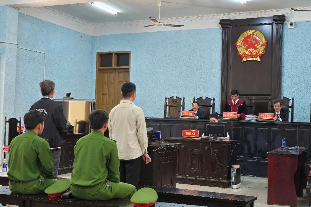 Cựu thẩm phán lĩnh án tù vì nhận hối lộ - 1 Cựu thẩm phán lĩnh án tù vì nhận hối lộ - 1