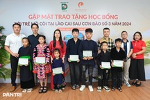Báo Dân trí trao học bổng tới 10 trẻ em mồ côi ở Lào Cai