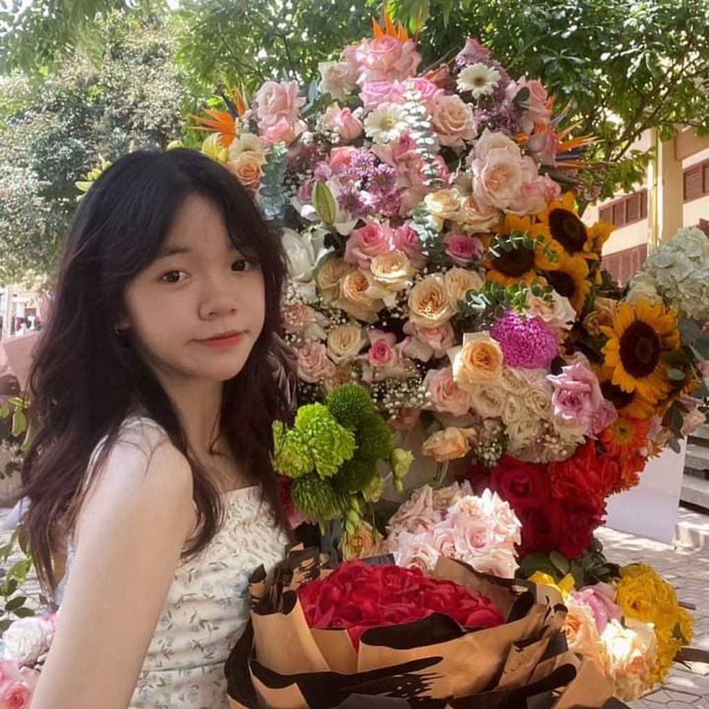 Nữ sinh người Nùng vượt định kiến con gái không cần học cao - 4 Nữ sinh người Nùng vượt định kiến con gái không cần học cao - 4