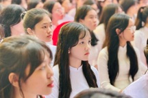 Cha mẹ "ép" con học ngành sư phạm: Cẩn thận nhiều hệ luỵ