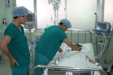 Chị Huỳnh Kim Linh đang trong tình trạng nguy kịch