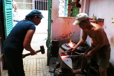 Độc đáo lò rèn “cổ” giữa trung tâm Sài Gòn
