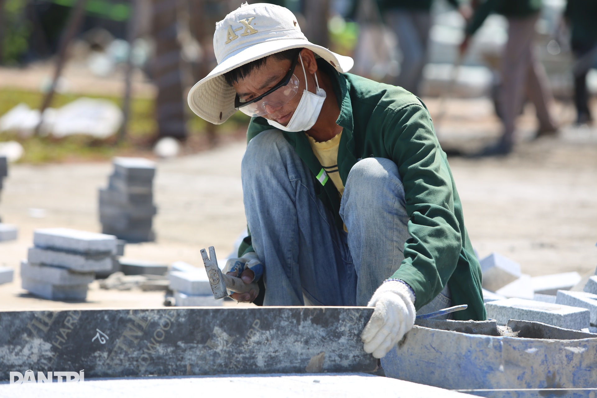 Tất bật trên công trường chỉnh trang Bãi Sau Vũng Tàu - 8 Tất bật trên công trường chỉnh trang Bãi Sau Vũng Tàu - 8