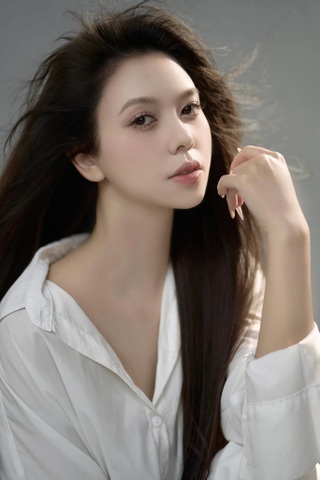 Vẻ đẹp "lai Tây" cuốn hút của nữ diễn viên vào vai gái đểu phim VTV - 9