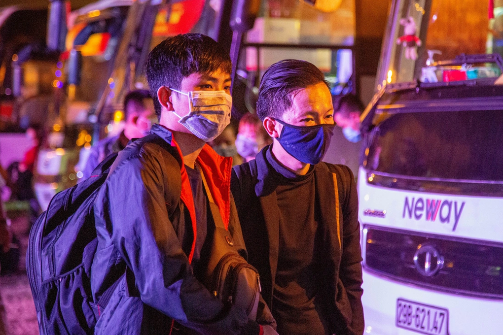 Những công nhân nào được tặng vé máy bay về quê ăn Tết - 2 Những công nhân nào được tặng vé máy bay về quê ăn Tết - 2