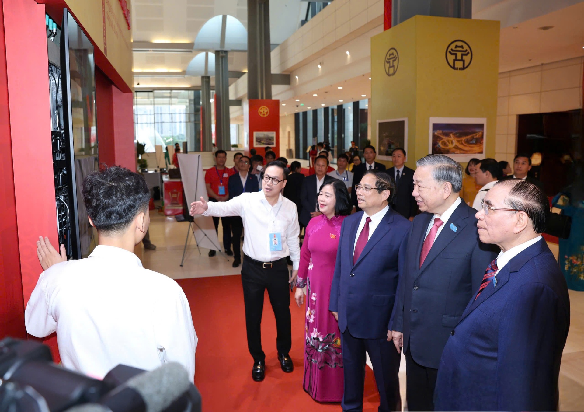 Sự kiện chính trị đặc biệt quan trọng với Đảng bộ và nhân dân thủ đô - 2 Sự kiện chính trị đặc biệt quan trọng với Đảng bộ và nhân dân thủ đô - 2