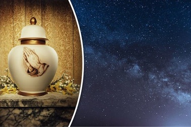 Sốc dịch vụ tang lễ: Rải tro cốt vào không gian - và chi phí này là bao nhiêu?