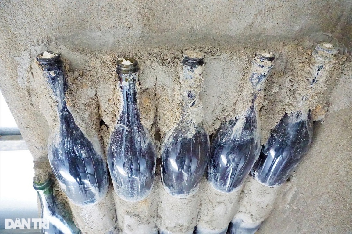 Dị nhân 15 năm nhặt vỏ chai về xây ngôi nhà độc nhất vô nhị ở Quảng Nam - 11 Dị nhân 15 năm nhặt vỏ chai về xây ngôi nhà độc nhất vô nhị ở Quảng Nam - 11