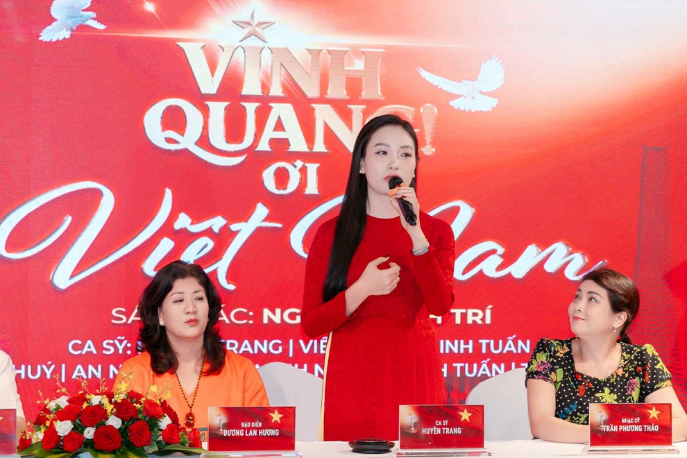 Sao mai Huyền Trang xúc động nhớ thời khó khăn khi bắt đầu ca hát - 3 Sao mai Huyền Trang xúc động nhớ thời khó khăn khi bắt đầu ca hát - 3