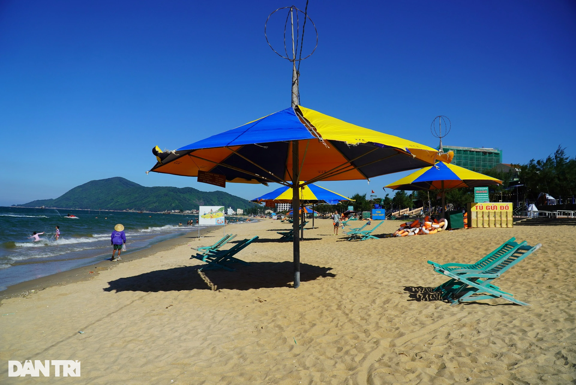 Khách sạn view nghĩa trang, ki ốt nhếch nhác ở biển Thiên Cầm - 16 Khách sạn view nghĩa trang, ki ốt nhếch nhác ở biển Thiên Cầm - 16