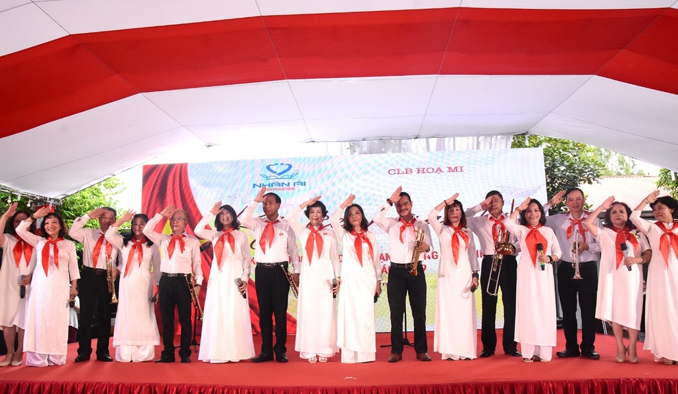 “Ký ức mùa thu lan tỏa niềm tự hào dân tộc của lớp người cao tuổi - 2 “Ký ức mùa thu lan tỏa niềm tự hào dân tộc của lớp người cao tuổi - 2