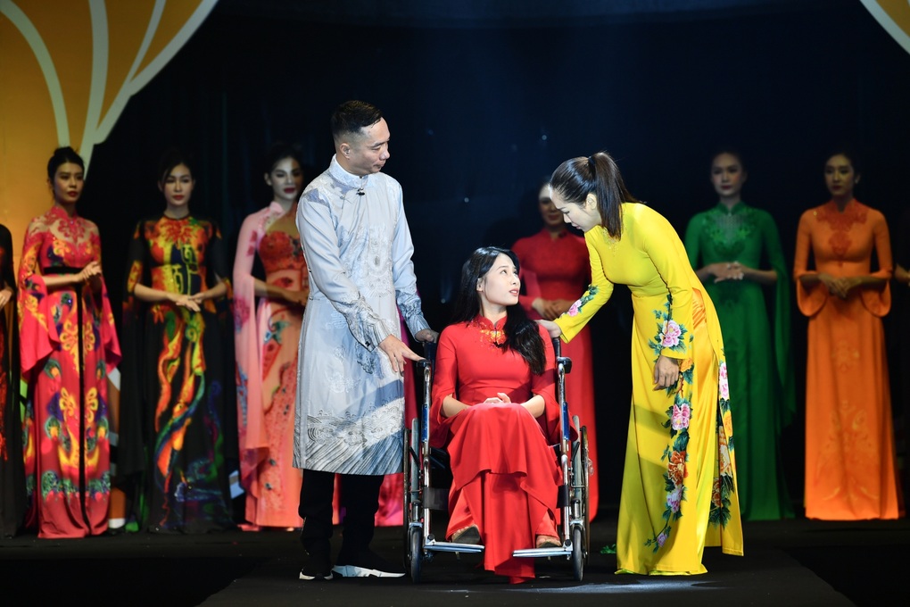 NSƯT Xuân Bắc, NTK Đỗ Trịnh Hoài Nam kể chuyện áo dài bằng kịch nói - 4